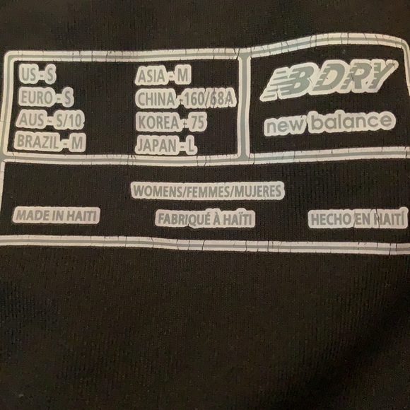 New Balance Dry Capri Black Athletic Leggings - Picture 4 of 4